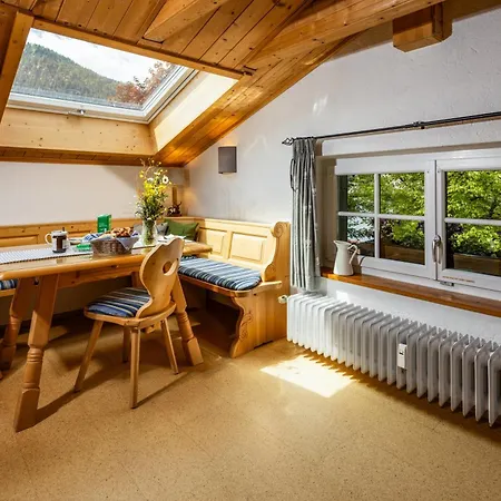 Mansardenwohnung Rehkitz Apartment *